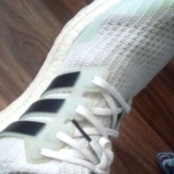 adidas UltraBoost x Game of Thrones White Walkers White Ice Blue EE3708