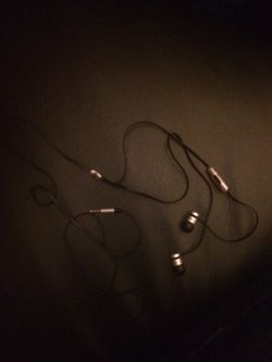 Urbeats earphones beats by dre