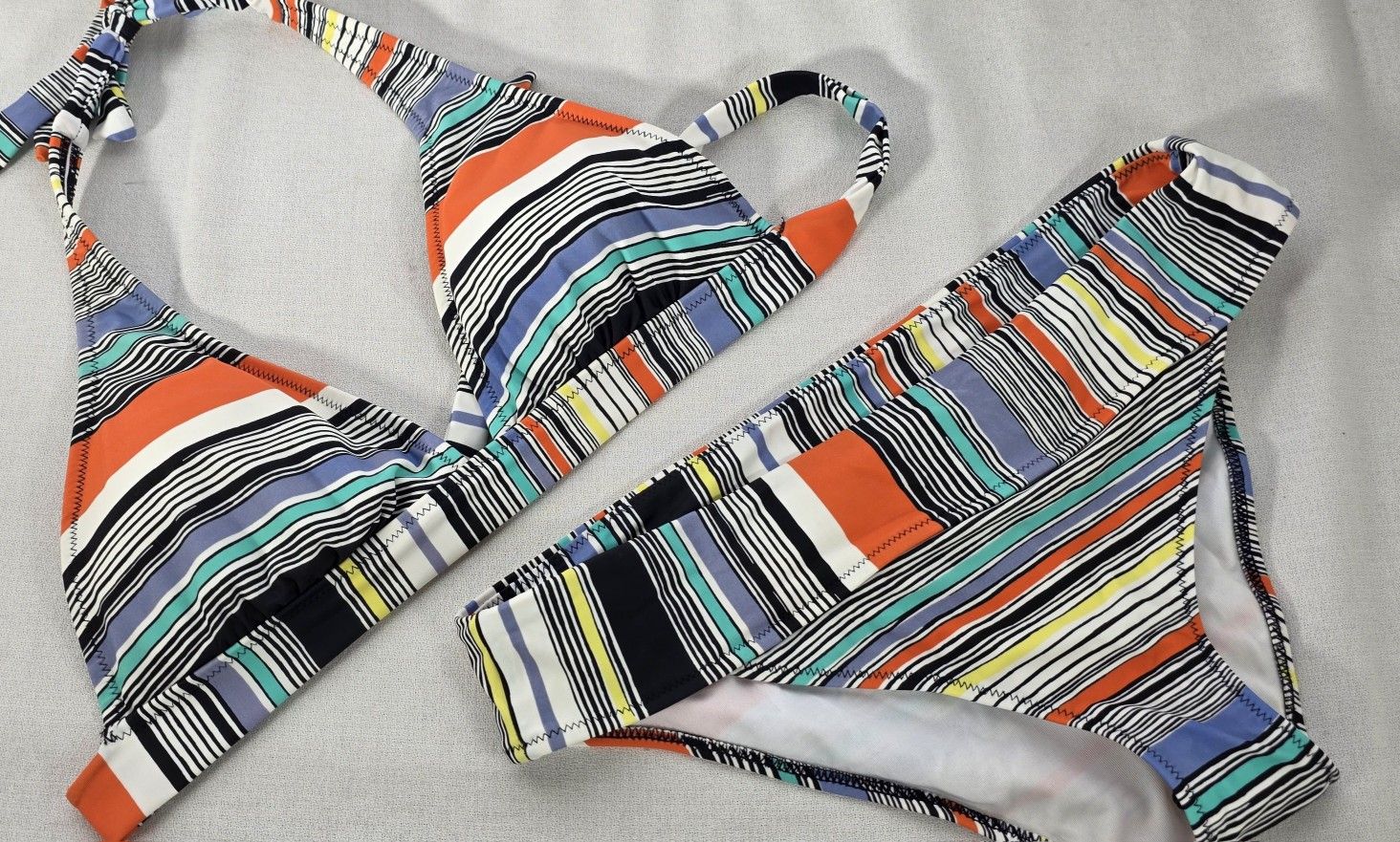 Two Piece Swimwear Woman's Tanki Bathing Suit Medium Multi-Color