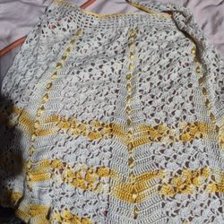 Vintage Crotchet Apron Loooks Small 