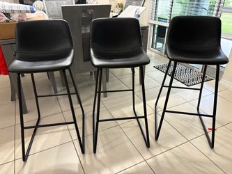 Black stools