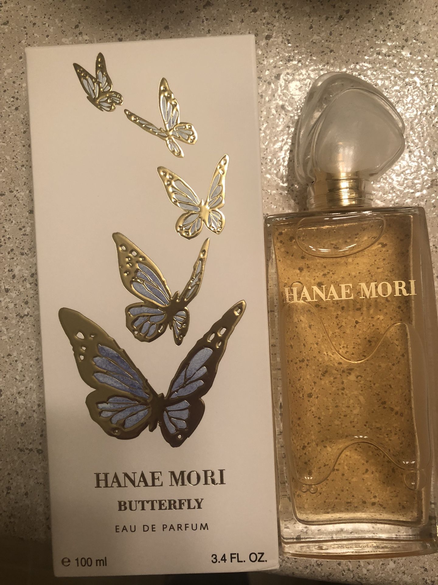 Woman’s Parfume  HANAE MORI BUTTERFLY  3.4oz  Sprayed Few Times  30$