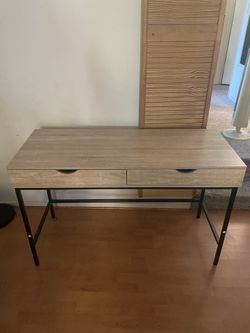 Computer desk