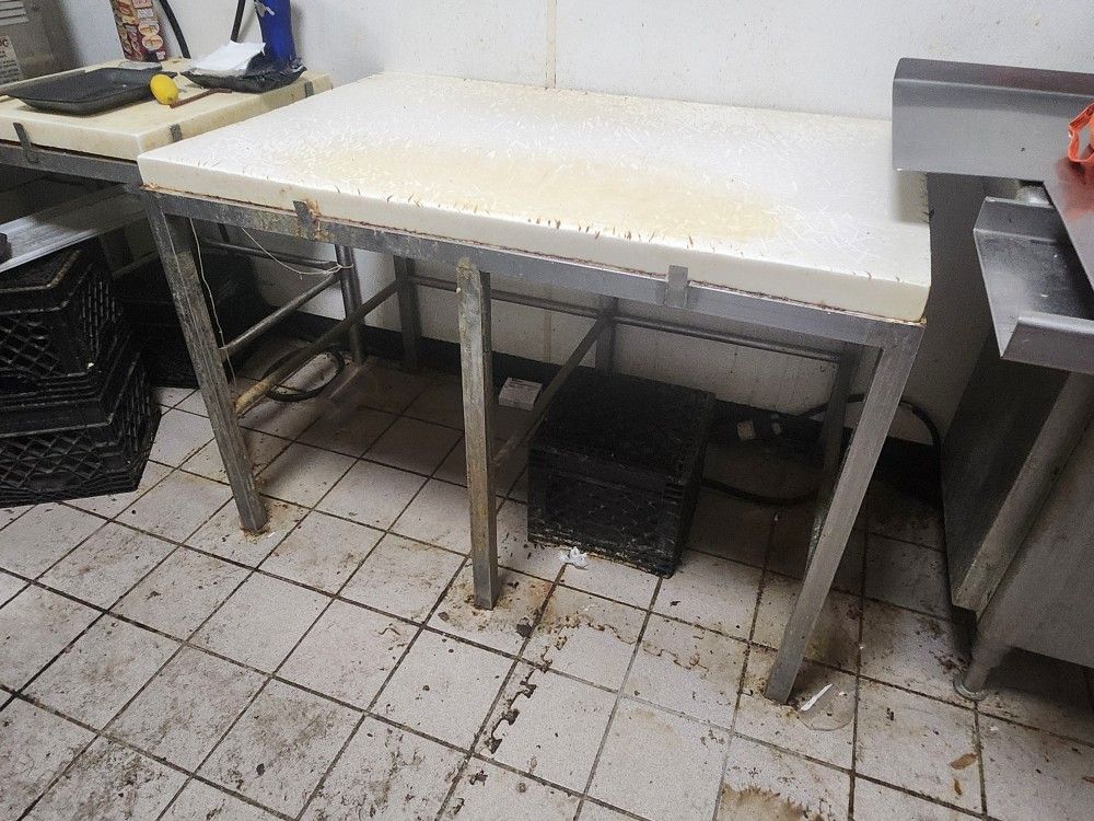 Poly Top Stainless Steel Restaurant Work Table with Cutting Board Top