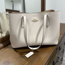 Coach Large Avenue Caryall Tote 