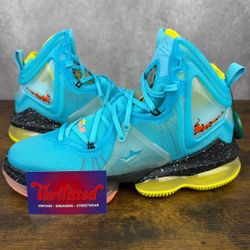 NEW Nike LeBron 19 Christmas Size 10 DC9338-400 Men’s Basketball Shoes OG Rare