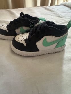 Air Jordan toddler mid sneakers shoes