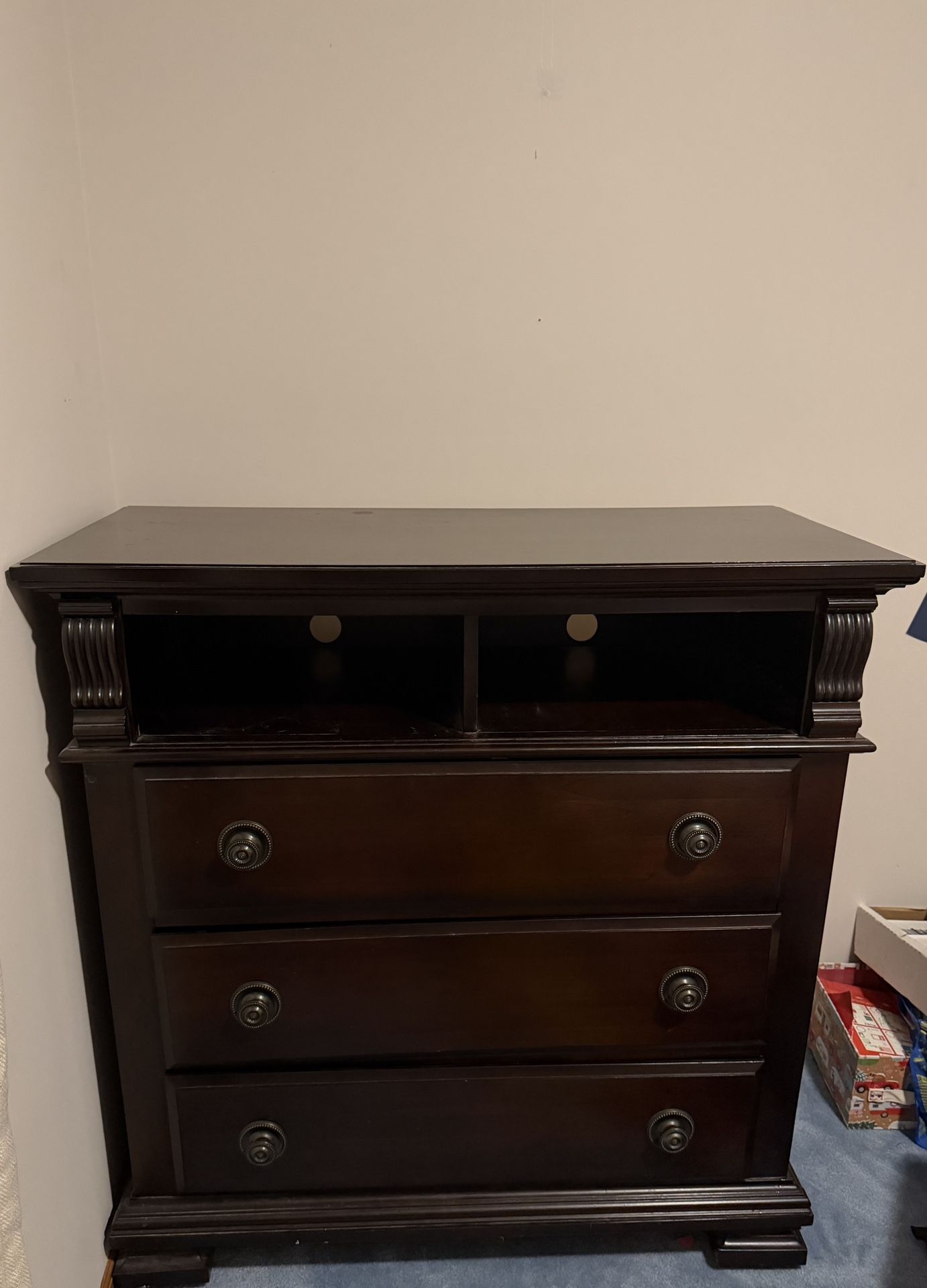 3 Drawer TV stand/dresser