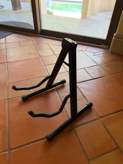 Guitar stand