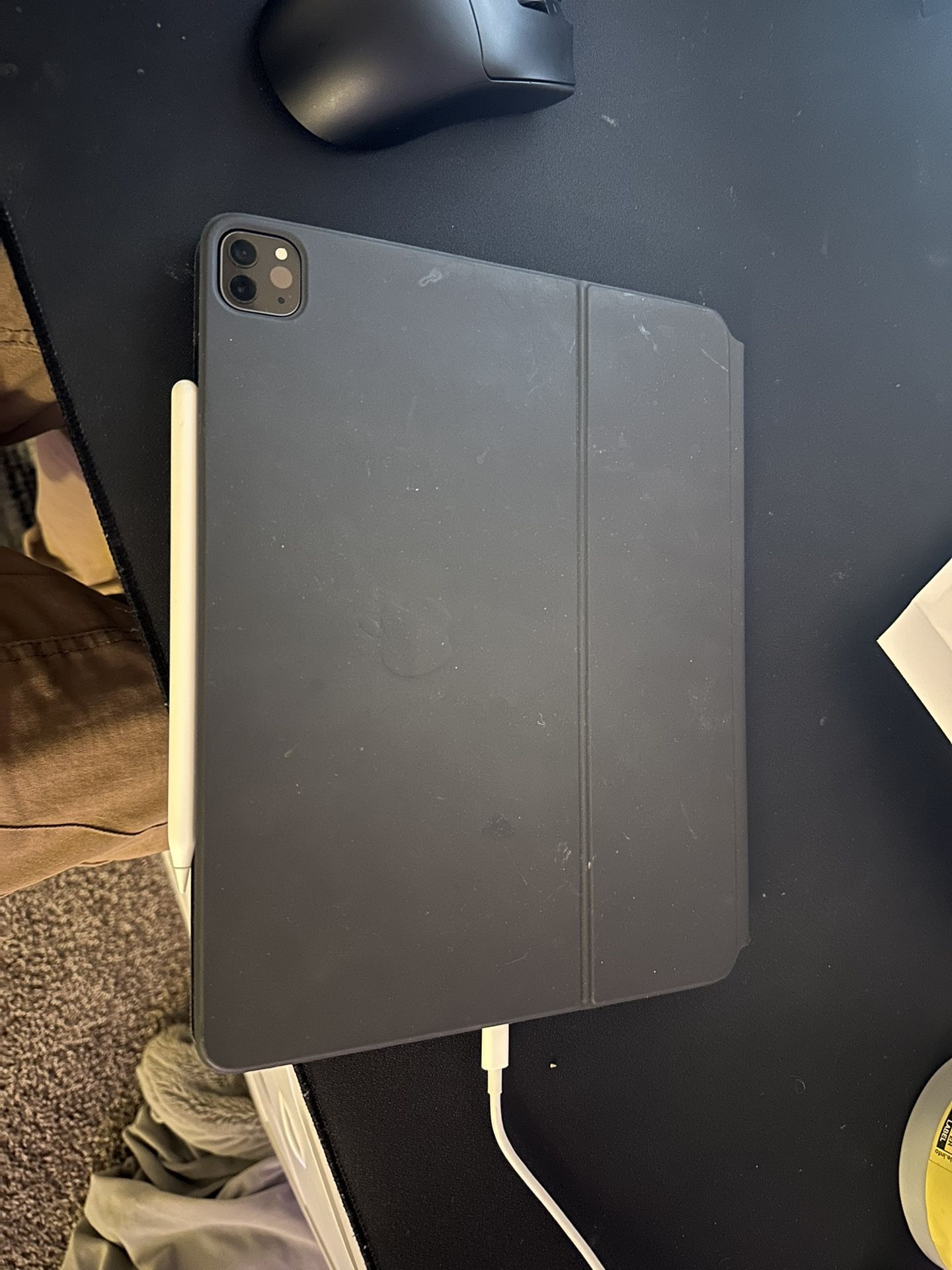 iPad Pro 12.9in, Magic Keyboard, & Apple Pencil (Gen 2)