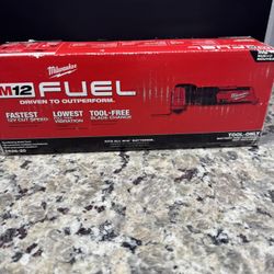 MILWAUKEE OSCILLATING SAW 