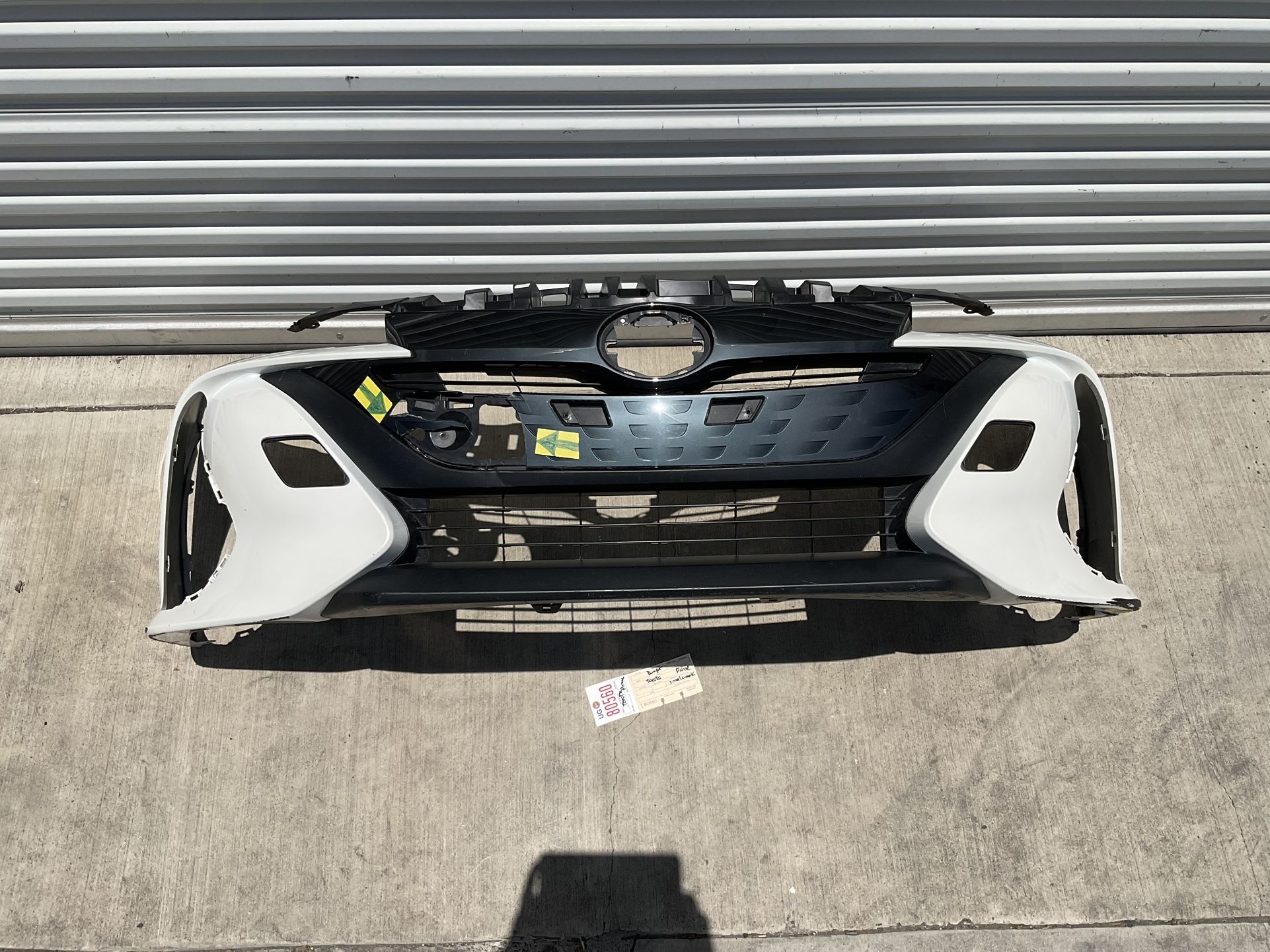 2017 2022 TOYOTA PRIUS PRIME FRONT BUMPER W/ GRILLE OEM