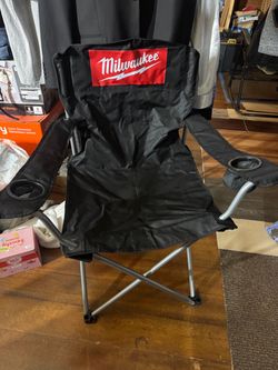 Milwaukee Folding Camp Chair with Cup Holders