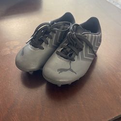 Toddler soccer Cleats Size 8