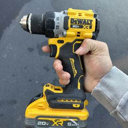 Dewault Drill With Battery