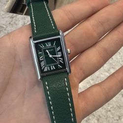 Women’s Vintage Rectangular Watch – Roman Numerals & Leather Strap