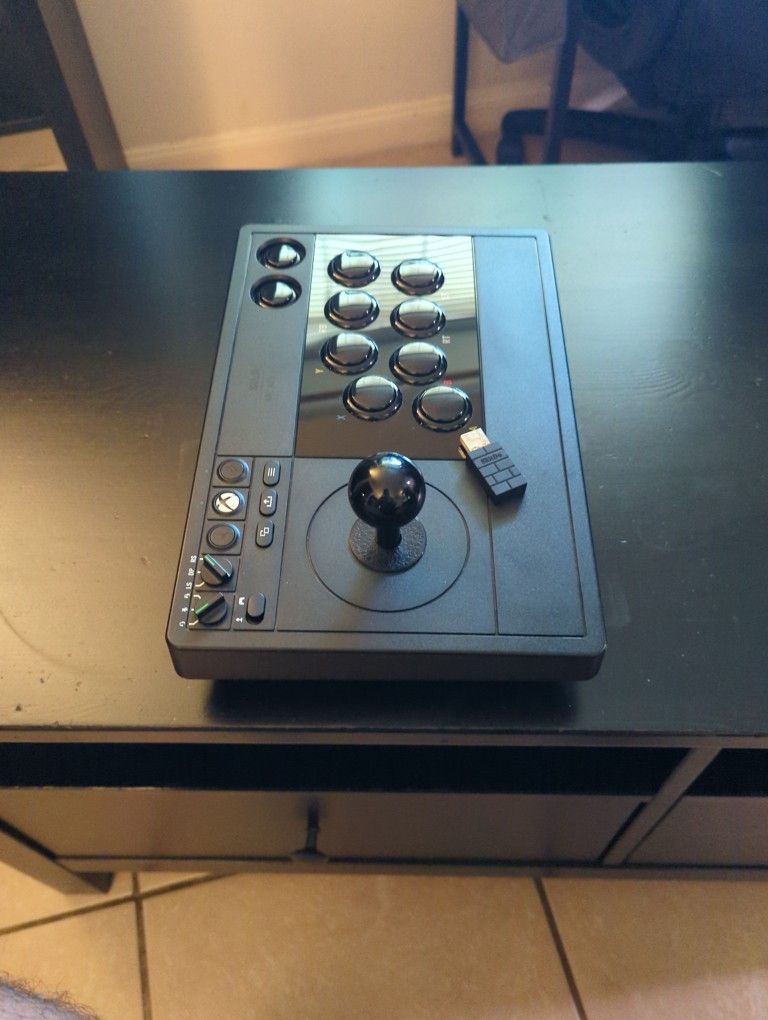 8-bitdDo Arcade Controler/ Joystick Controler