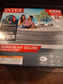 Air mattress (queen)