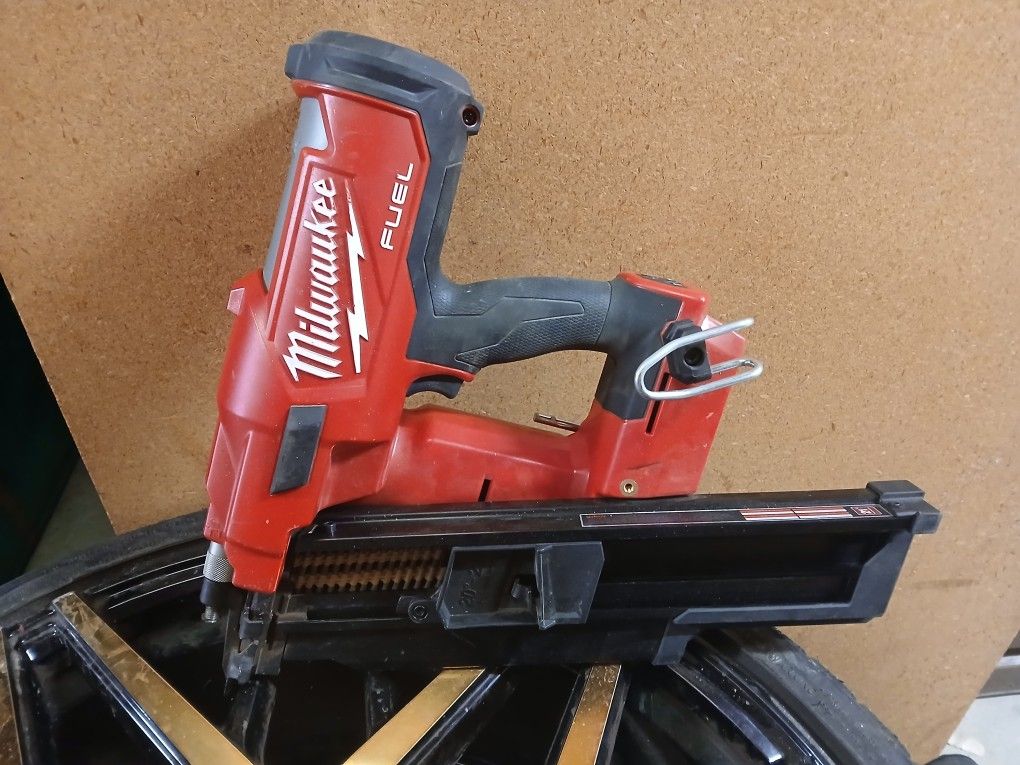 Milwaukee  21° Framing Nailer