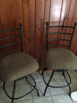 Swivel bar stools