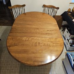 60s Solid Maple Wood Round Dining /Kitchen Table $250 & 4 Chairs $150 CAN BE SOLD SEPARATELY 