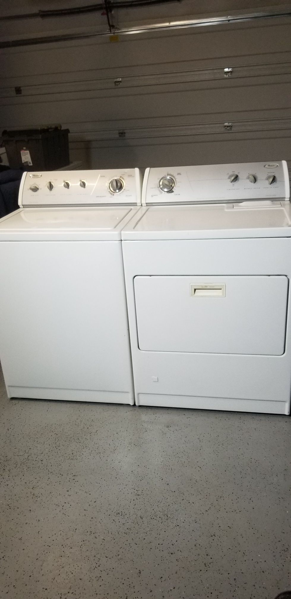 Whirlpool Matching Set Washer And Gas Dryer