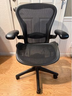 Herman Miller Aeron Chair Size B (Excellent Condition)