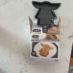 New In Box Star Wars Mandalorian Grogu Pancake Set