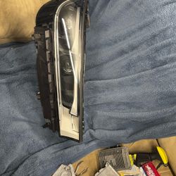 2022 2025 BMW iX Passenger Headlights 