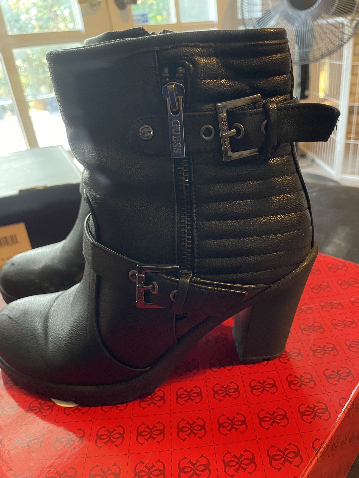 Women’s Guess Ankle Boots- Size 7- Black