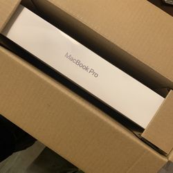 Like New MacBook Pro 13.3” 2020 M1 16gb 