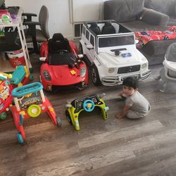 FOR SALE $20 & $5
Baby toys! I have some baby toys! That my baby don't use NO MORE. THE 2 POWERWHEELS $20 EACH. *(THE BATTERY 🔋 NO GOOD)* AS IS. THE 