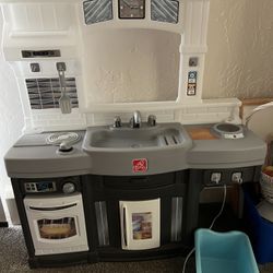 Step 2 Toddler Play Kitchen