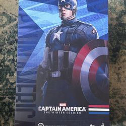 Hot Toys Captain America-The Winter Soldier - Movie Masterpiece - 1/6 Scale...