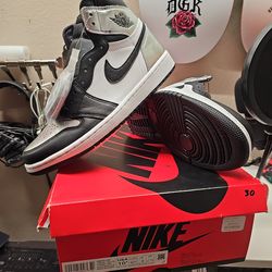 Jordan 1 Silver toe 10.5 W / 9M