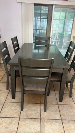 Dinner table for 6