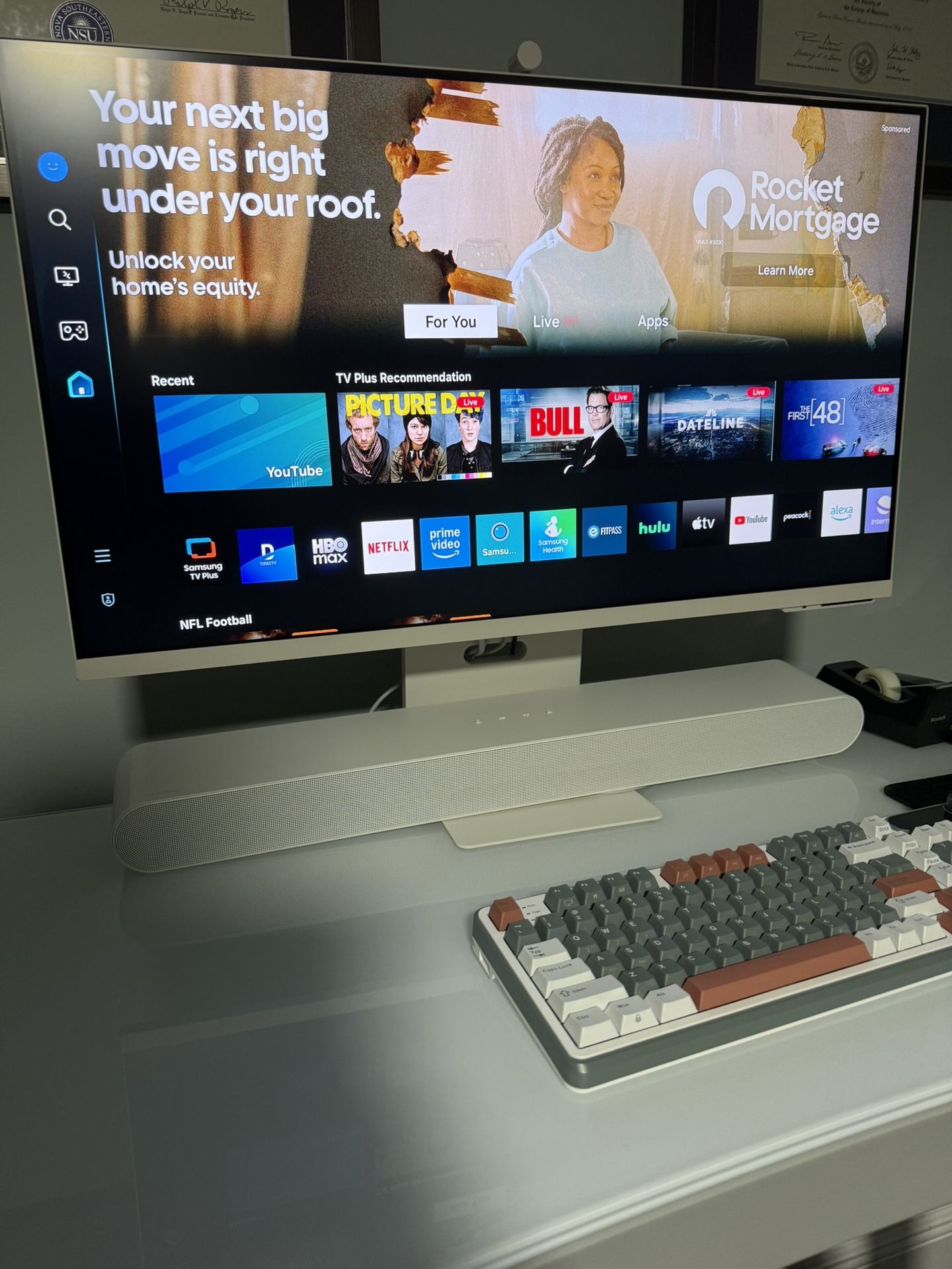 SAMSUNG 32" M80B UHD HDR Smart Computer Monitor Screen with Streaming TV