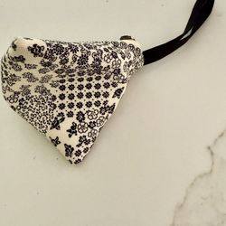 Unique Handmade 3D Triangle Black/White Floral Patterned coin bag