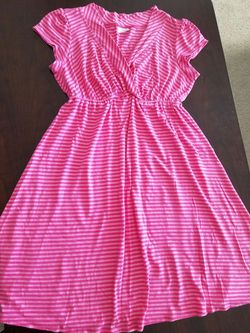 2 maternity dresses size M