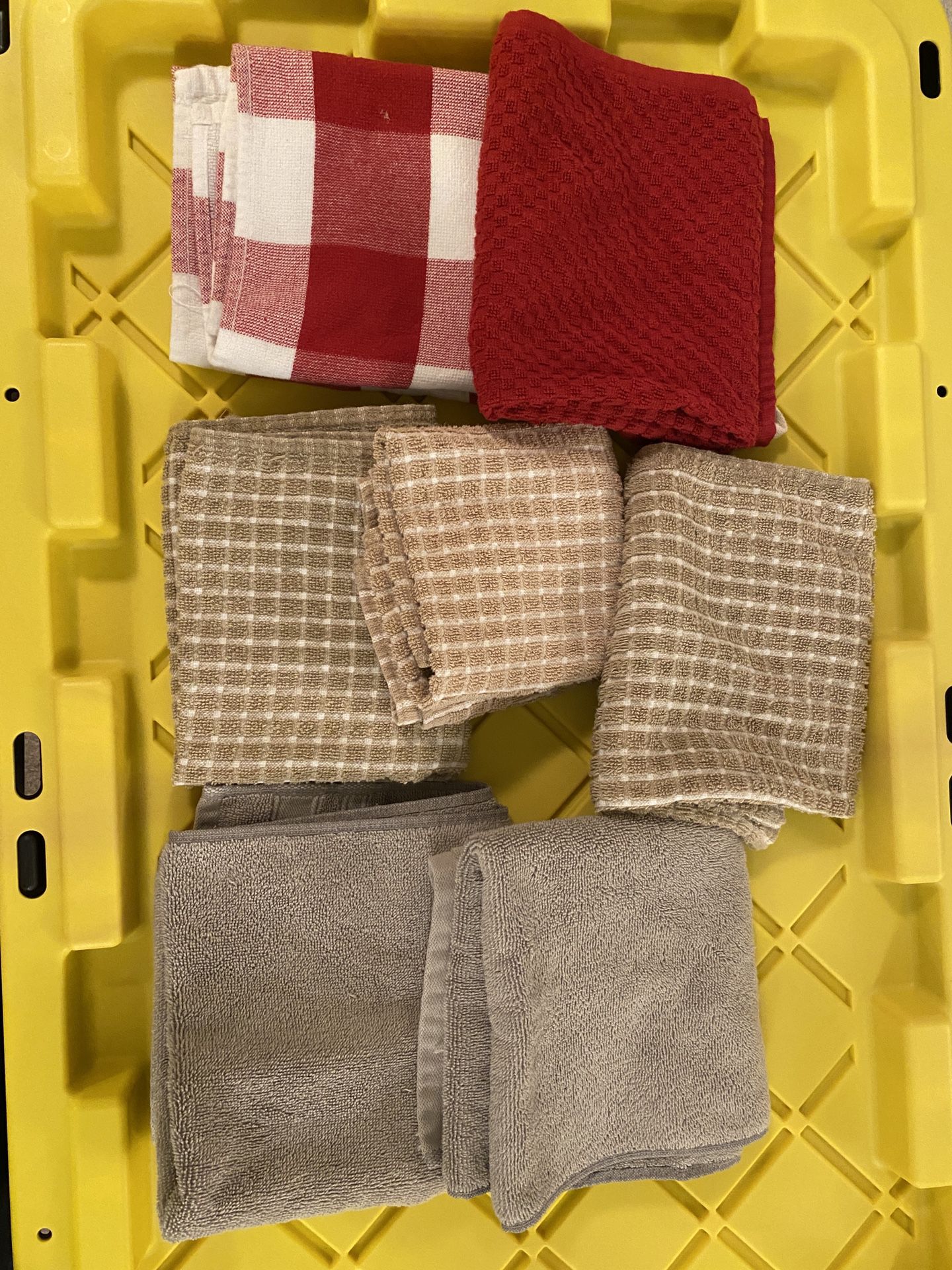Kitchen towels - Set of 7 available. Different colors.