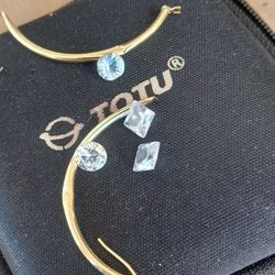 Gold Earing And Diamonds For Sale.