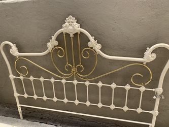 Vintage metal Elliott’s Design Inc 