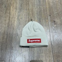 SUPREME BOX LOGO CREAM/RED BEANIE (BRAND NEW )