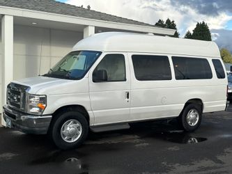 2010 Ford E-350 SD XLT