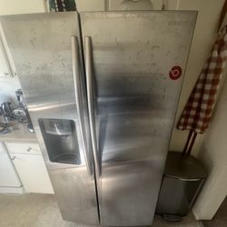 Samsung Side-by-Side Refrigerator — Fully Working — $400