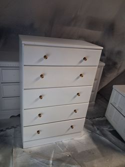 White 5 drawer dresser