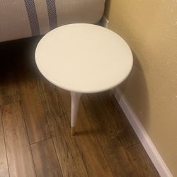 Round End Table 