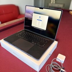 15-inch MacBook Air (M3) – 16GB RAM / 256GB SSD – Like New - Midnight Blue