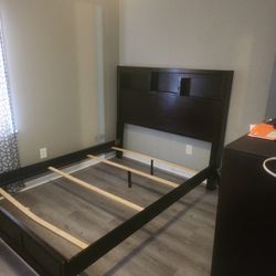 Queen Size Bedroom Set 