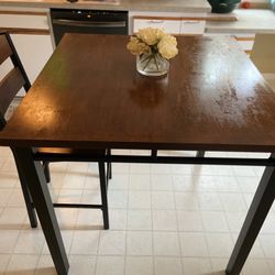 Breakfast room  Table And 4 Chairs 